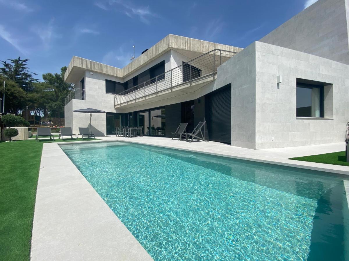 Naramia Sagaro Villa With Poolgarden10 Pax S'Agaro Exterior photo