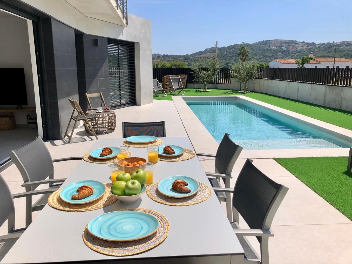 Naramia Sagaro Villa With Poolgarden10 Pax S'Agaro Exterior photo
